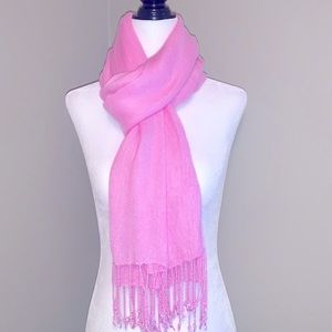 🎉HOST PICK🎉 Ladies scarf- Never worn - large 68x20 approx